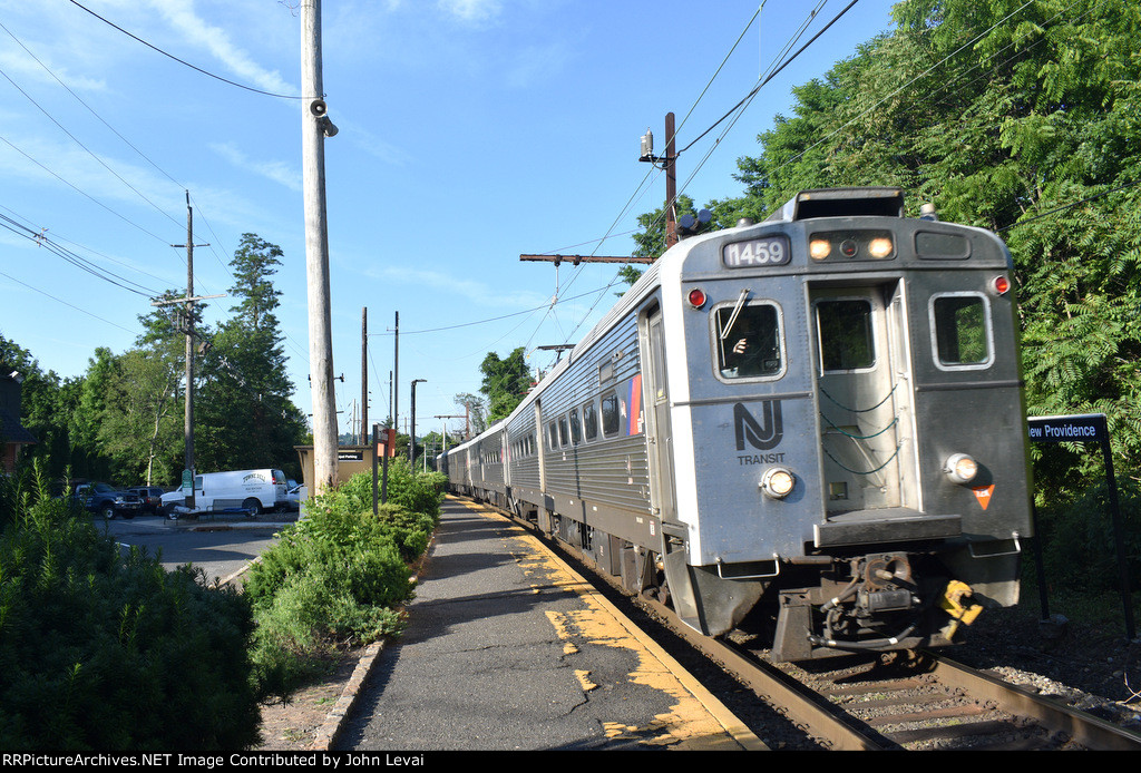 Eastbound NJT Arrow III deadhead set